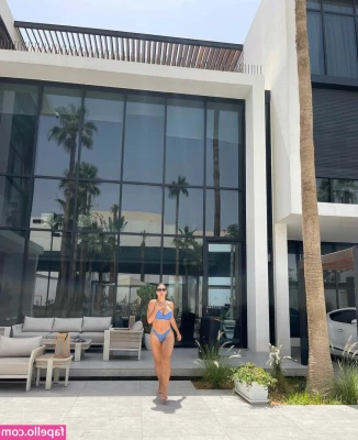 Georgina Rodriguez [ georgina-rodriguez ] - Watching the sunrise
