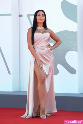 Georgina Rodriguez [ georgina-rodriguez ] - Make sure to join me on my main page  mariekatee   https onlyfans com