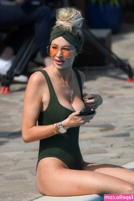 Olivia Attwood [ olivia-attwood ] - Remember this lil green dress 😏 I found this in the archives…