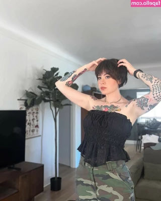 Anisa Jomha [ anisa-jomha ] - Throwback Thursday to when my hair was this beautiful copper color 