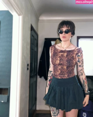 Anisa Jomha [ anisa-jomha ] - I m going for a coffee  are you coming