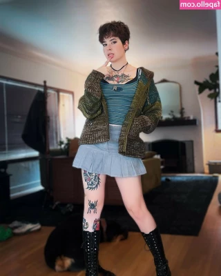 Anisa Jomha [ anisa-jomha ] - What lies beneath