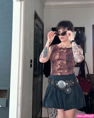 Anisa Jomha [ anisa-jomha ] - A slight compliment in my direction and I'm already embarrassed