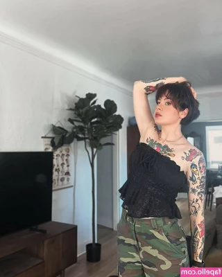 Anisa Jomha [ anisa-jomha ] - Faça seu pedido exclusivo no chat  Imagina um conteúdo especial só