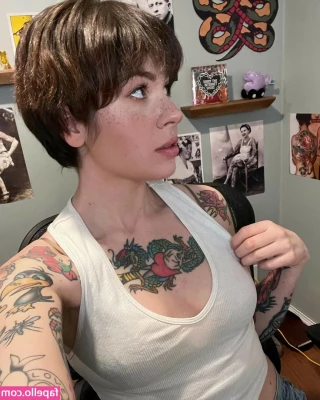 Anisa Jomha [ anisa-jomha ] - medeanod