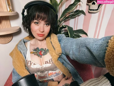 Anisa Jomha [ anisa-jomha ] - Happy Monday! Have you seen the full set yet?