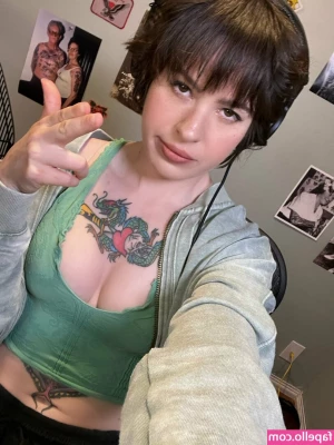 Anisa Jomha [ anisa-jomha ] - Make sure you check out what I sent in your DMs   I know you want to