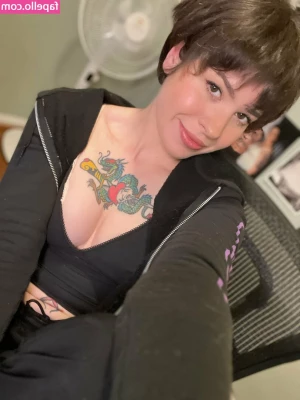 Anisa Jomha [ anisa-jomha ] - Your girl has Covid  Send good vibes and healthy thoughts   