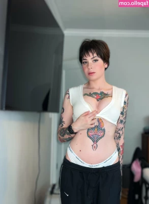 Anisa Jomha [ anisa-jomha ] - Happy Saturday! ❤️ Unwind and relax while watching me jiggle my