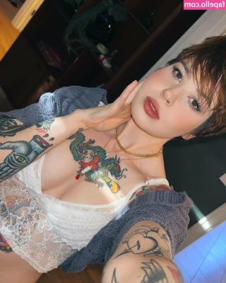 Anisa Jomha [ anisa-jomha ] - Here s me fucken my lil creamy pussy thinking of your dick daddy