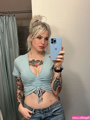 Anisa Jomha [ anisa-jomha ] - Ripped up and messy  Like the view