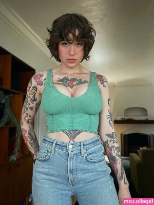 Anisa Jomha [ anisa-jomha ] - feeling cute might go live at 11 pm est 😇🥰