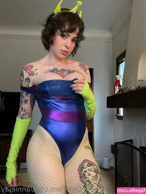 Anisa Jomha [ anisa-jomha ] - Stream started at 12/21/2019 01:00 am