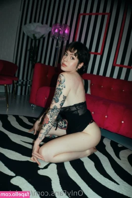 Anisa Jomha [ anisa-jomha ] - Busty petite baby  liza_wet is here to make you feel great tonight