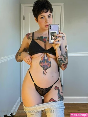 Anisa Jomha [ anisa-jomha ] - & I love black lace too ❤️ BTS
