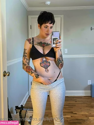 Anisa Jomha [ anisa-jomha ] - POV  I m the cute girl in the building you ve been wanting to run