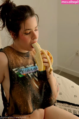 Anisa Jomha [ anisa-jomha ] - Coo Coo Cucumber Bangkok Massage. Massive 25+ minutes of orgasmic