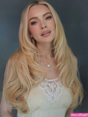 Lindsay Lohan [ lindsay-lohan ] - I miss wearing bikinis :(
