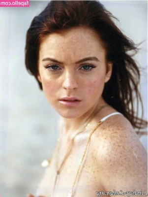 Lindsay Lohan [ lindsay-lohan ] - 🐍 I love knowing the most powerful weapon on the planet is a thick