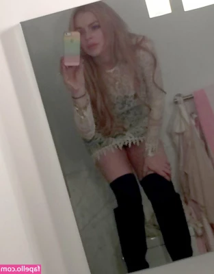 Lindsay Lohan [ lindsay-lohan ] - Would you like to touch my foot