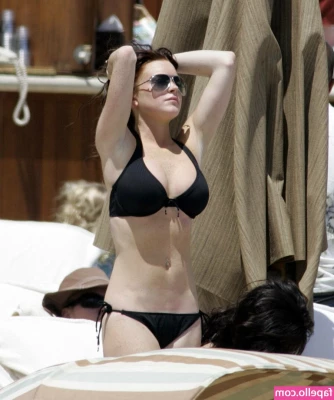 Lindsay Lohan [ lindsay-lohan ] - Thank you to the few people who gave me a birthday tip this morning x
