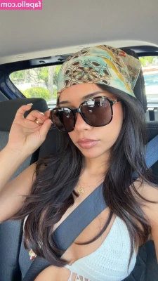 aimeejaihall - I’m about to go #LIVE! I’m going to cook breakfast topless! I’m
