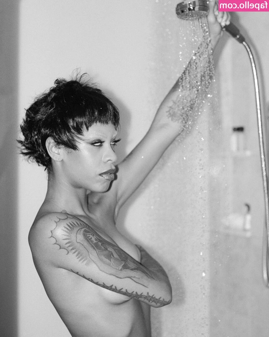 Rico Nasty [ rico-nasty ] - Stream started at 09/29/2020 05:32 pm  Shower LIVE