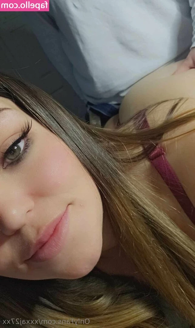 xxxaj27xx - 😉Wanna buy me a drink tonight? 🍹showing you a few naughty