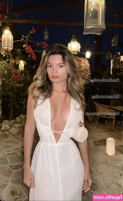 Sophia Vantuno [ sophia-vantuno ] - My REAL girlfriend and I will be camming on chaturbate tonight at 8
