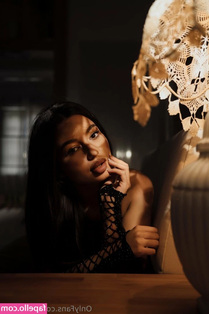 freegiulia - Yes babe, come closer for this one 👅