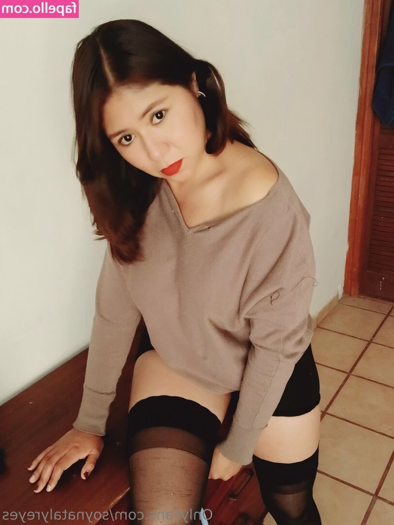 soynatalyreyes - A morning stroke of lustful vibe    Wanna ask something with me  Send