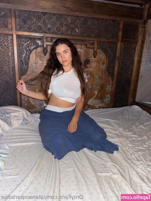 alanainparadise - Twerking that Ass😝💦 taking it down to the floor in the