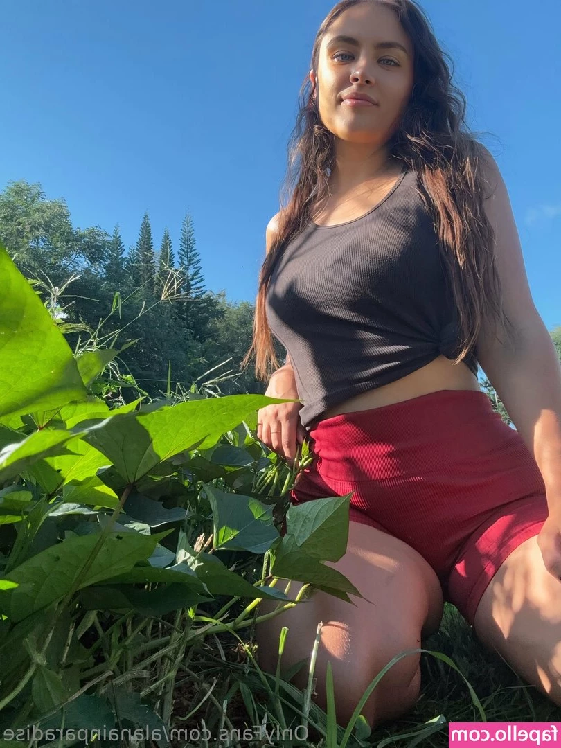 alanainparadise - 11 min solo anal training 😍