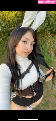 Emiliarenee - Lookin’ like a snack 😋