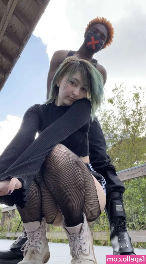 Emiliarenee - Ohhhh what id do to rub my   all over you