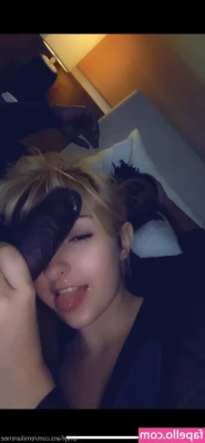 Emiliarenee - Relax! 😏