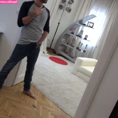 Rocco Siffredi [ rocco-siffredi ] - Have you seen me deep throat this penis cupcake   DM me