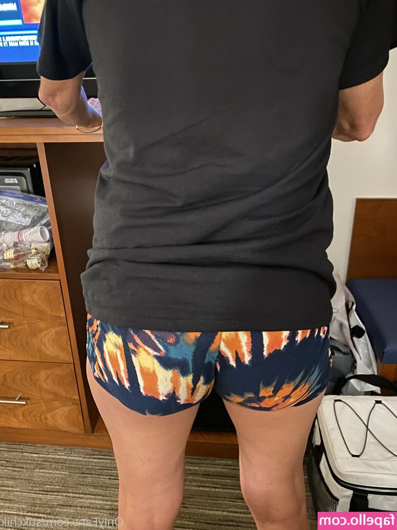 stikchik - Pin me to the wall and kiss me  grab my tits and bite them  slide