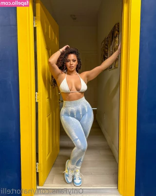 natortelli - Sara side boob🤫