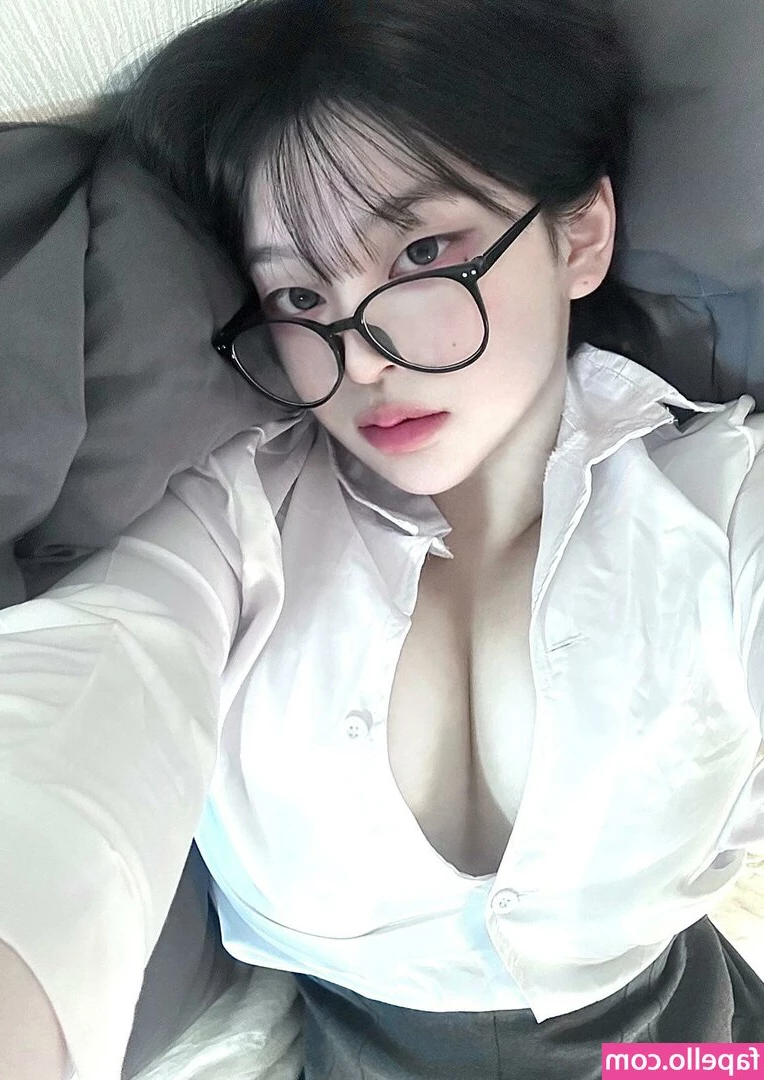 latulip_0 [ latulip-0 ] - FREE FREE FREE  Hey  I m  angel_adele Do you like extreme girls   
