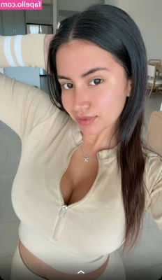 Janexy Sanchez [ janexy-sanchez-6 ] - GUESS WHAT  We re going live tonight for weirdo Wednesday  I hope to