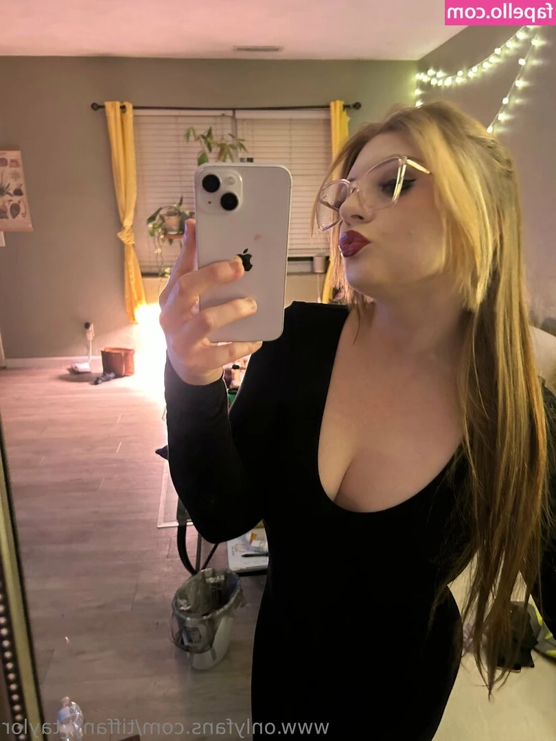 Tiffany Taylor [ tiffany-taylor ] - If I sit on your face  do you think it will be something delicious