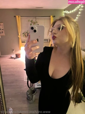 Tiffany Taylor [ tiffany-taylor ] - If I sit on your face  do you think it will be something delicious