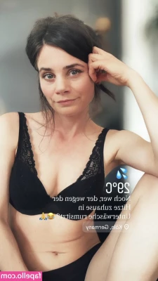 Joyce Ilg [ joyce-ilg ] - Con disfraz de colegiala y más 💕😈🎁