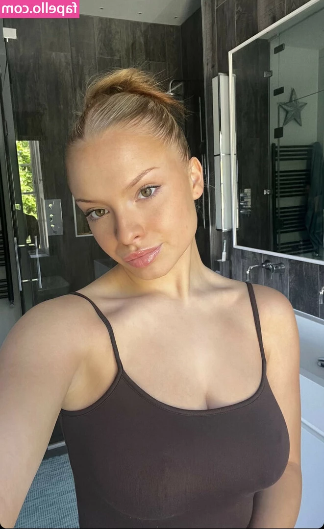 Elle Botterill [ elle-botterill ] - Wanna come bed