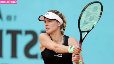 Genie Bouchard [ genie-bouchard ] - RIDER THROUGH RIVERDALE IL IN MY MORNING WITH MR SWUIDWARD