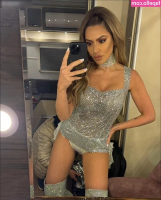 Hadise - Grovel at my feet  loser  Your purpose in life is to serve me