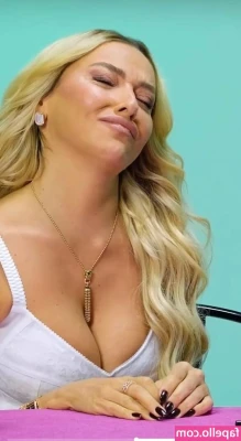Hadise - Apaga el celular' qué ya te quiero probar. 💦  Col. @lairaa34