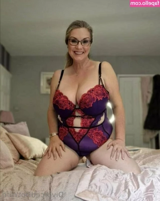 divorcedhotwife - Tell me what can I do to pass the exam