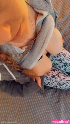 divorcedhotwife - I wish everyone a good New Year’s Eve!🥰❤️